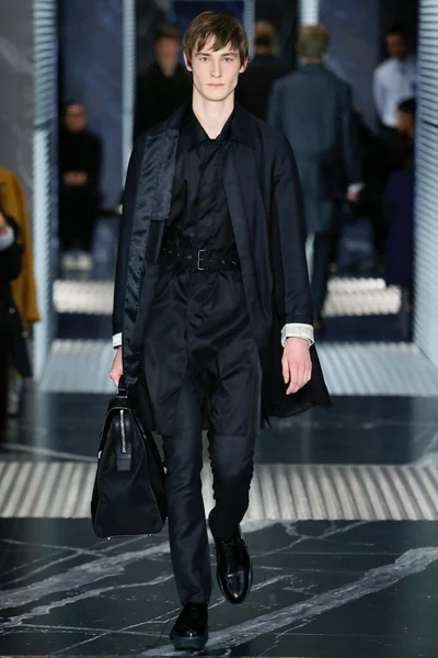 Look 8